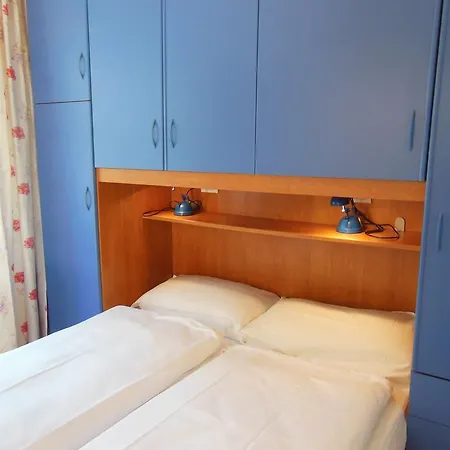 Banana Aparthotel *