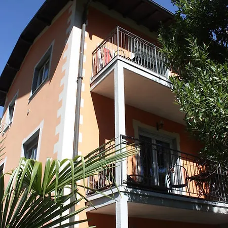 Apartahotel Banana Cannobio