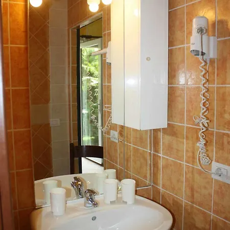 Banana Aparthotel Cannobio