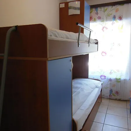 Banana Aparthotel *